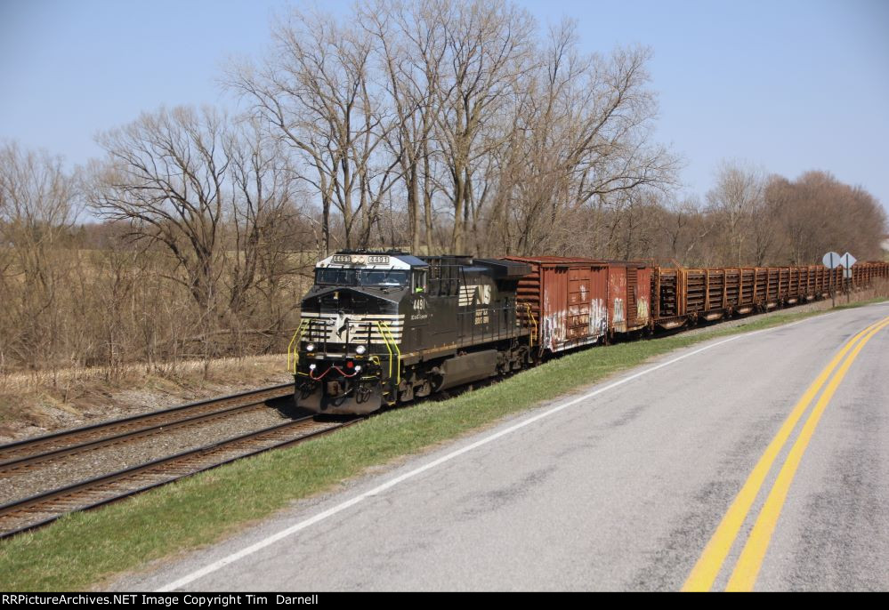 NS 4491 on rail train 913